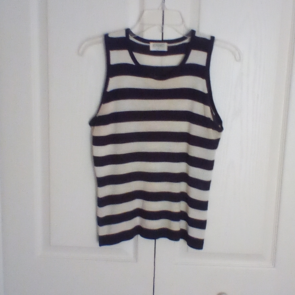 Kaliko ladies sleeveless top size small.